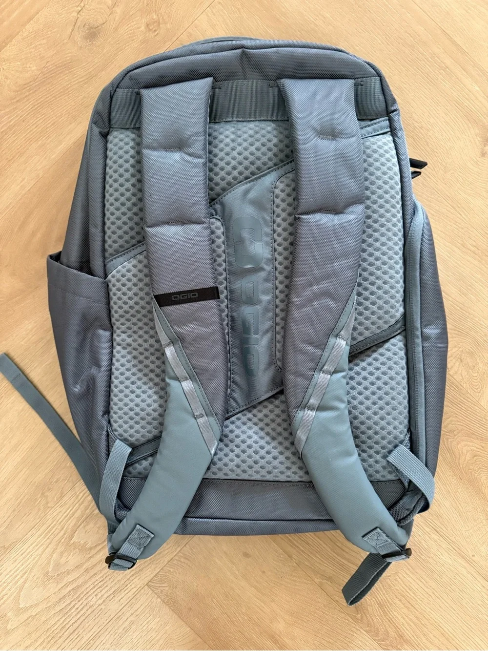 OGIO carry comfortable handle